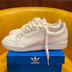 Women’s Size:8.5 Continental 80 Adidas